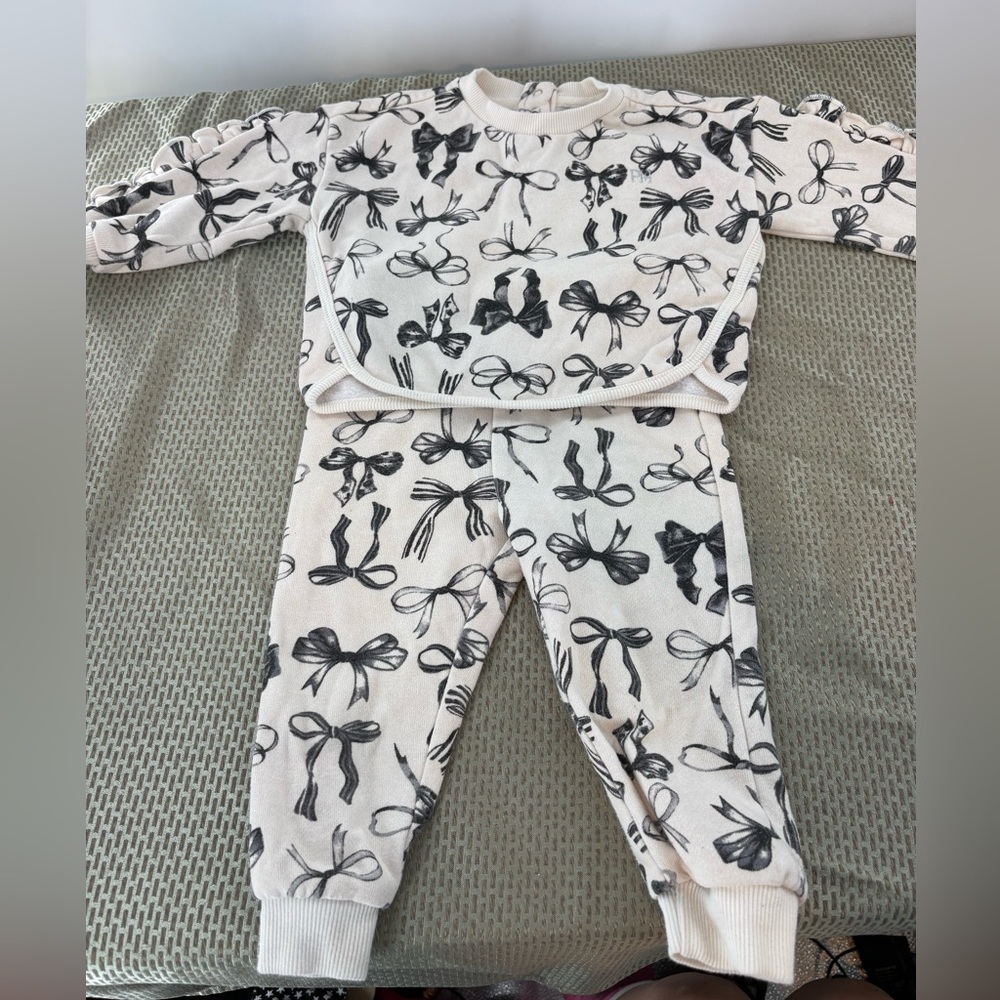 Paris Hilton Girls Lounge Set Cream & Black Bow Print | Organic Cotton 12 Months